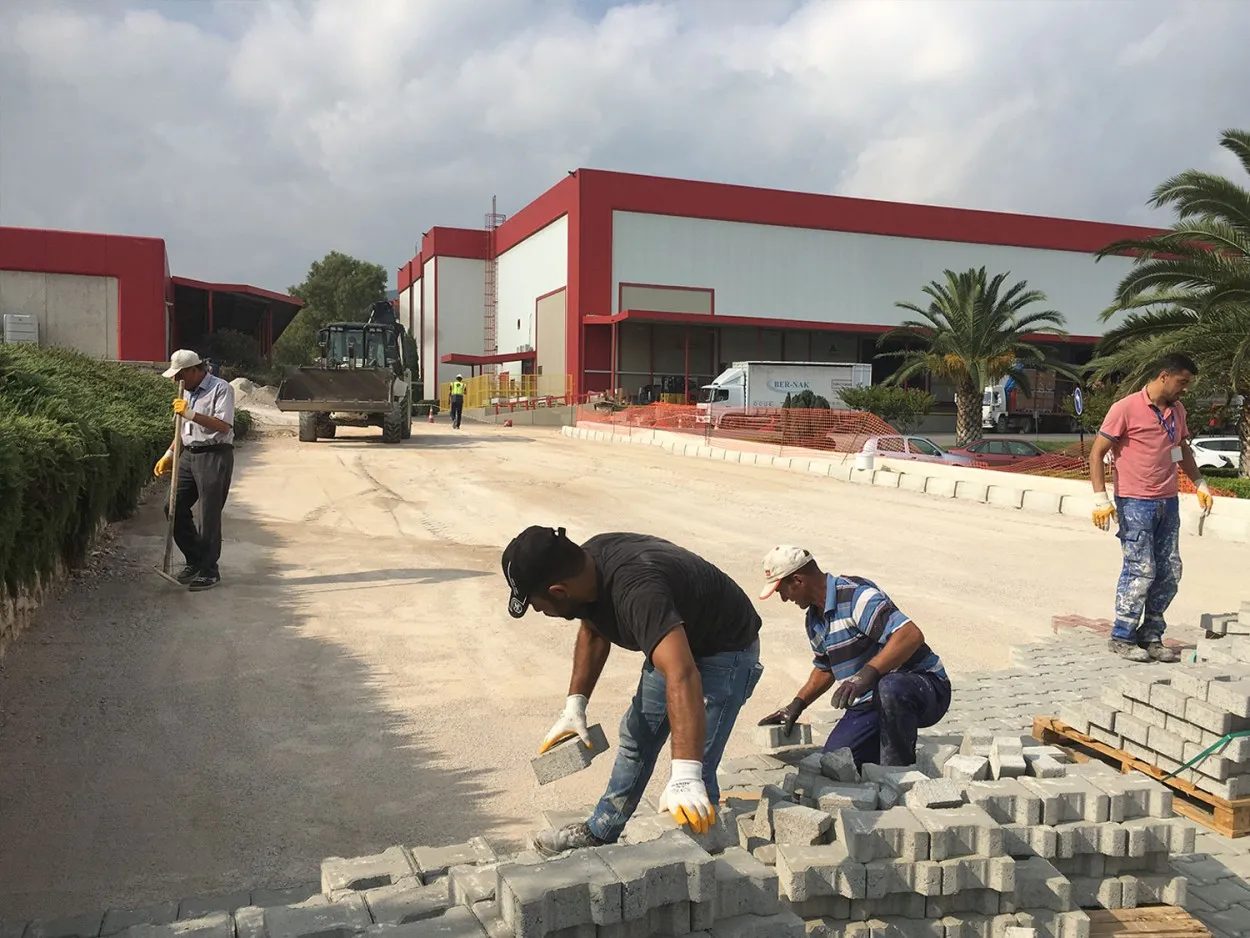 Vestel Kurutma Makinesi Fabrikası Kilit Parke ve Bordür İşleri