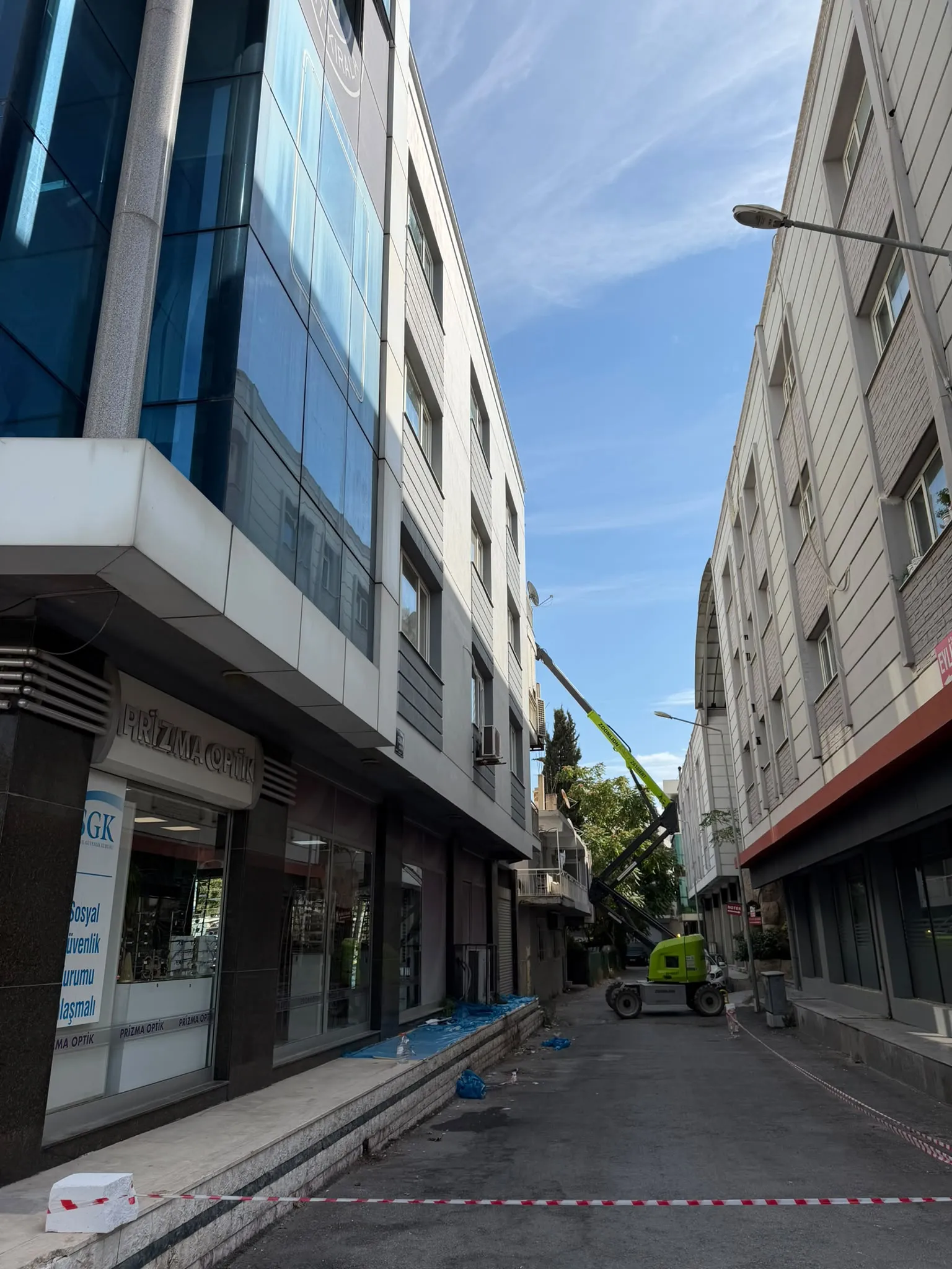 Bayraklı Dış Cephe Boya İşleri